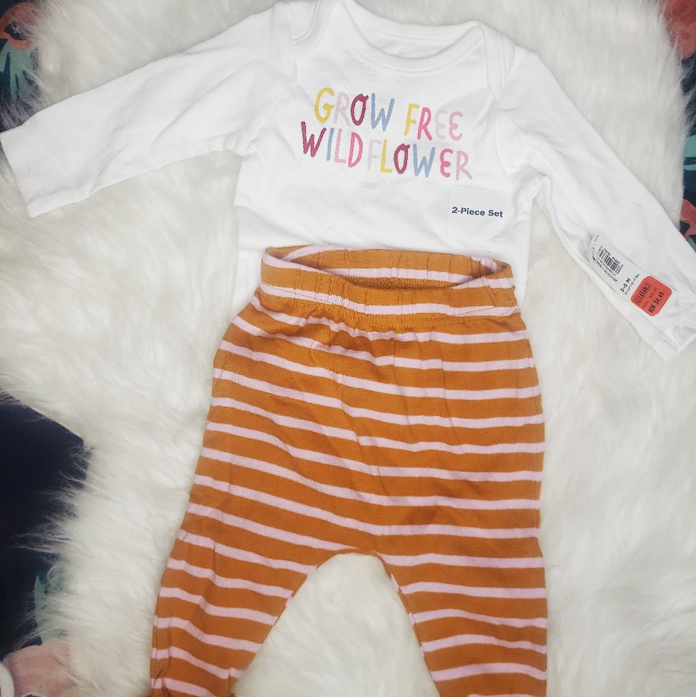 Old Navy 2 Piece Baby Onesie and Pants Set